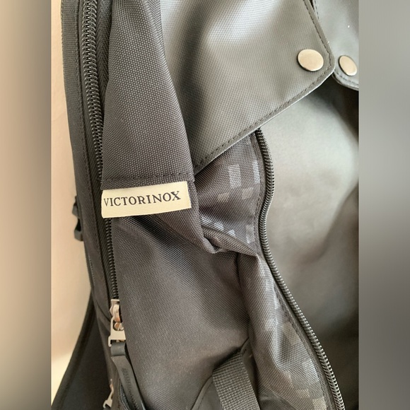 Victorinox High Quality Black Laptop Backpack. - Picture 3 of 12